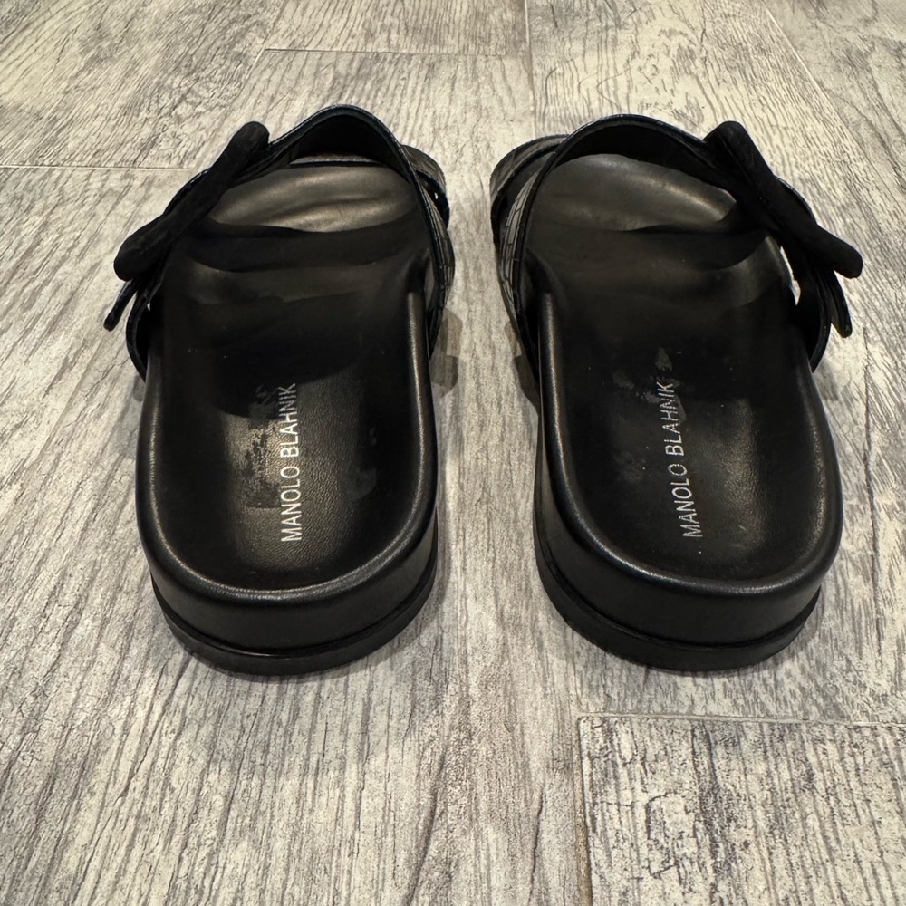 Manolo Blahnik black Mayfu croc embossed sandals - Picture 6 of 12